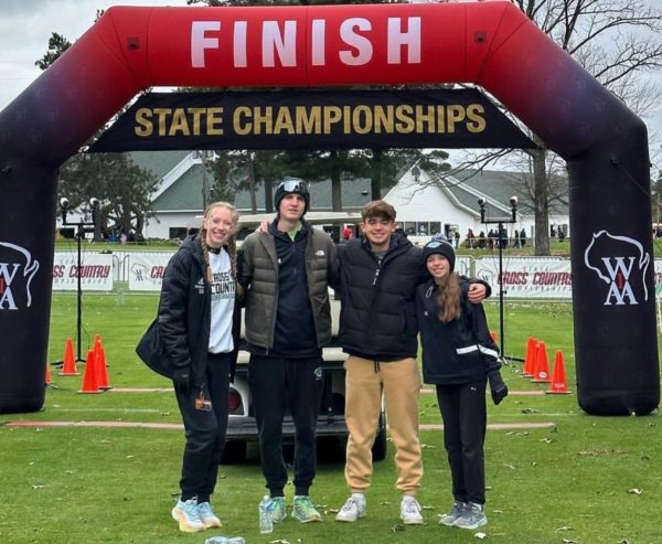 Greendale Cross Country Runners Go to State