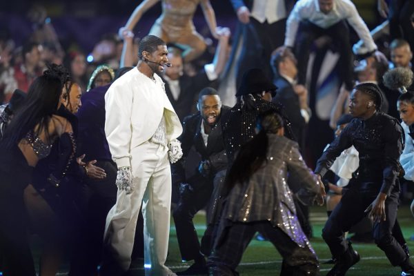 Students have mixed reviews of Usher’s Super Bowl performance