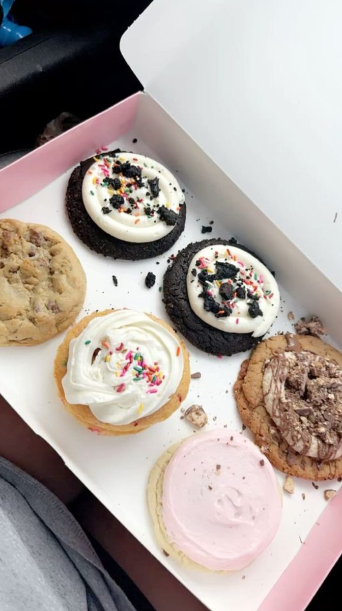 Exploring Cookie Perfection: Crave vs. Crumbl