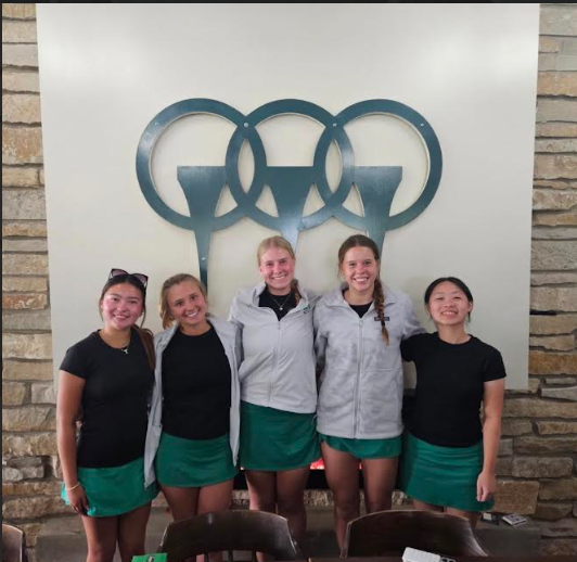 Greendale Girls Golf Swings Their Way Through the Golf Season